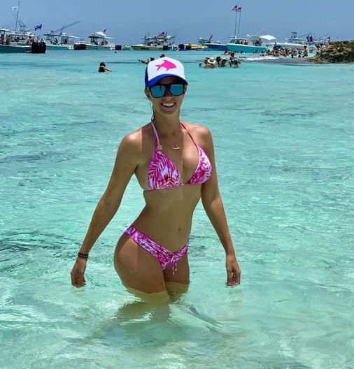 Vicky Stark Bio, Wiki, Net Worth, Dating, Boyfriend, Age, Height