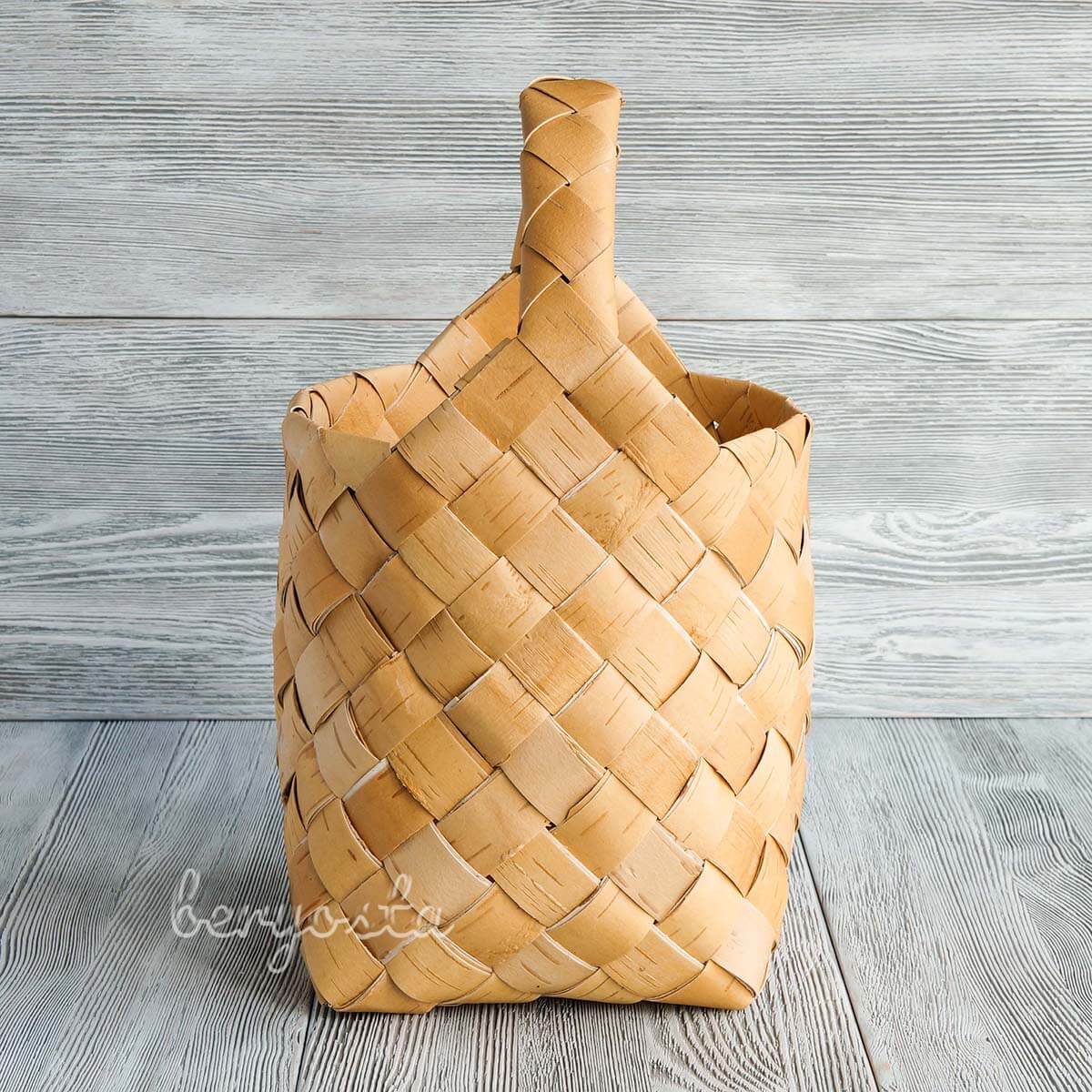 Medium birch bark wicker basket to buy in "BERYOSTA" online store