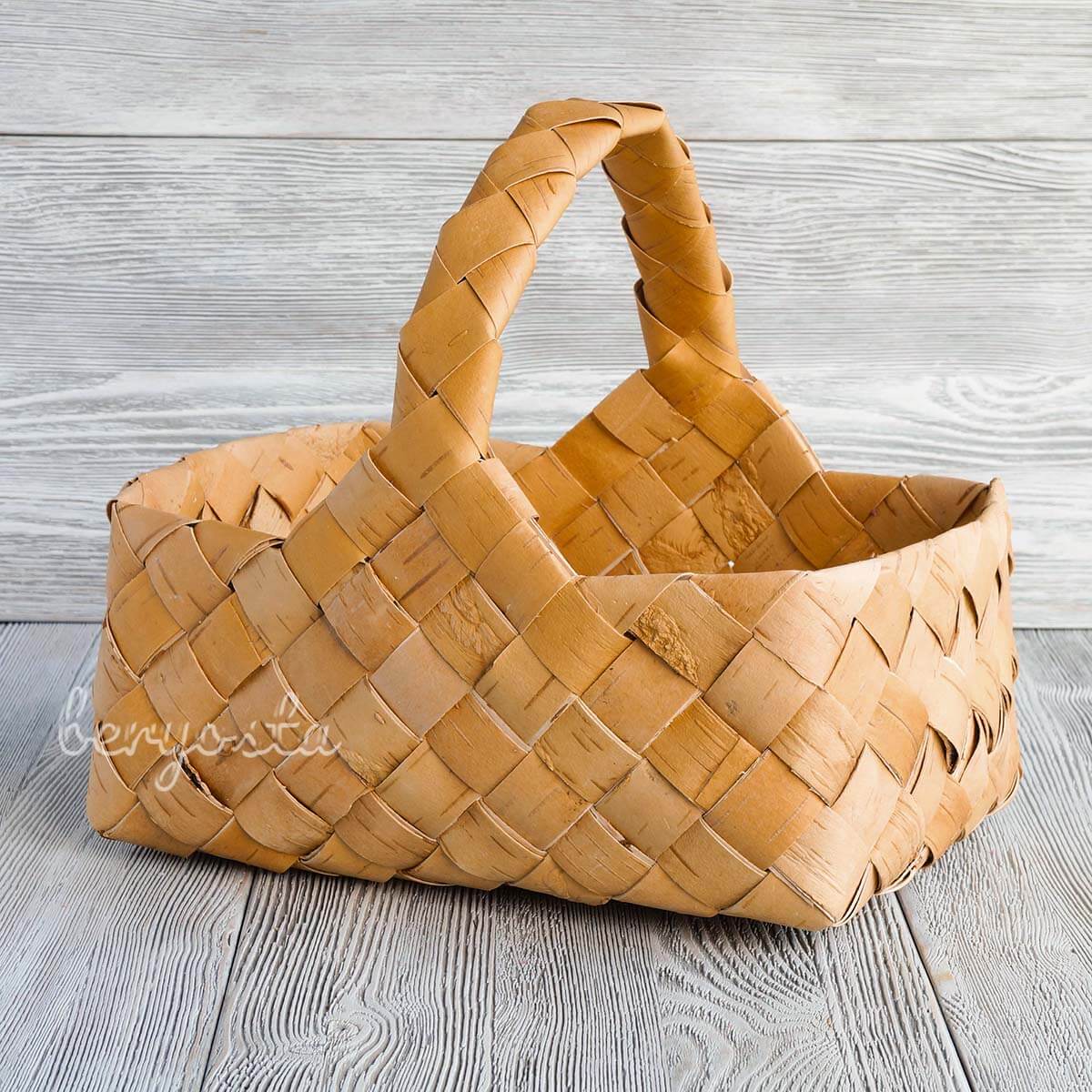 Medium birch bark wicker basket to buy in "BERYOSTA" online store