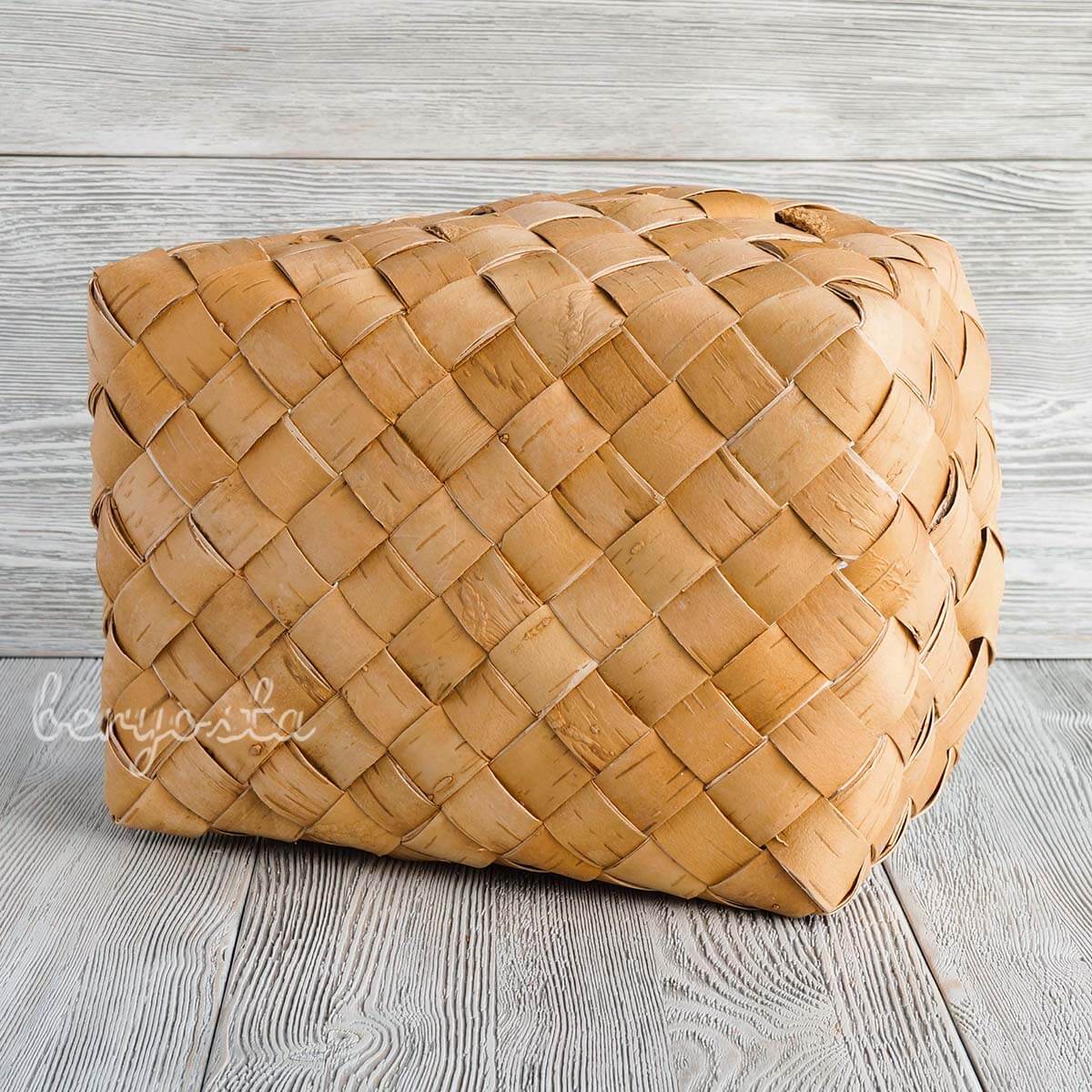 Medium birch bark wicker basket to buy in "BERYOSTA" online store