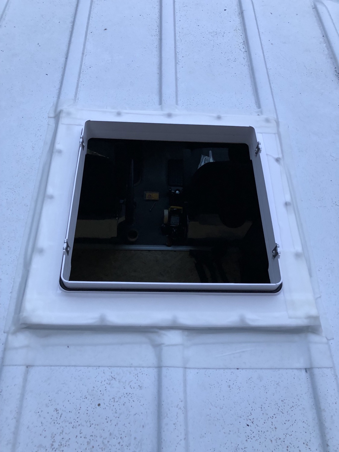 Einbau des MaxxFan Deluxe - Birdbox Van