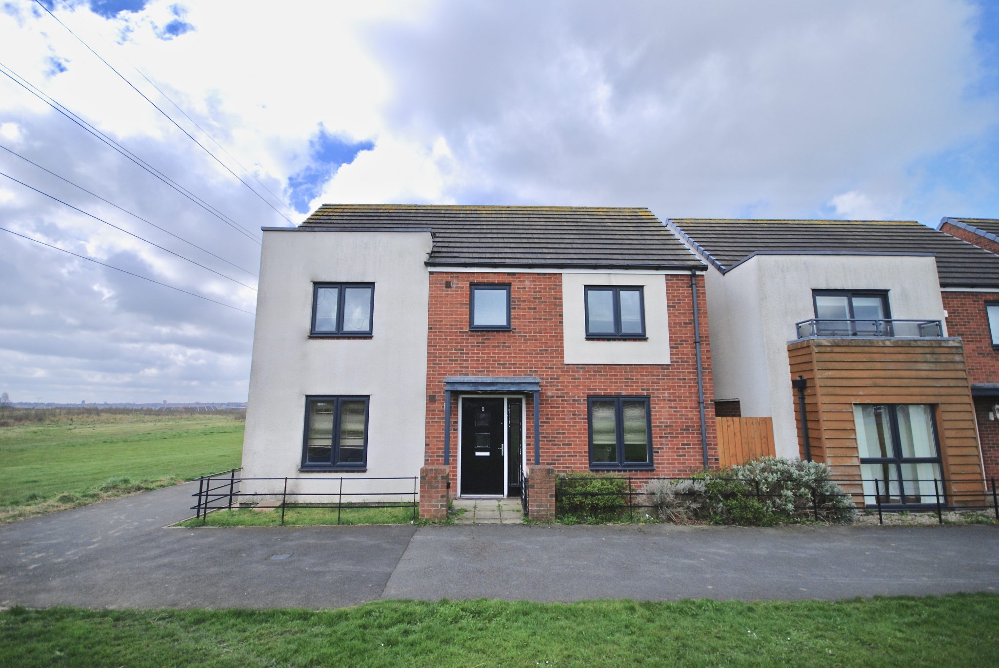 4 BEDROOM DETACHED HOUSE ON THRUNTON WALK, NEWCASTLE GREAT PARK