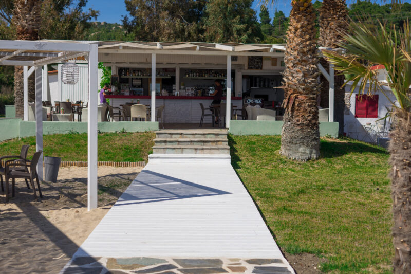 Mango Beach Bar Το πιο νόστιμο «φρούτο» με τιρκουάζ νερά