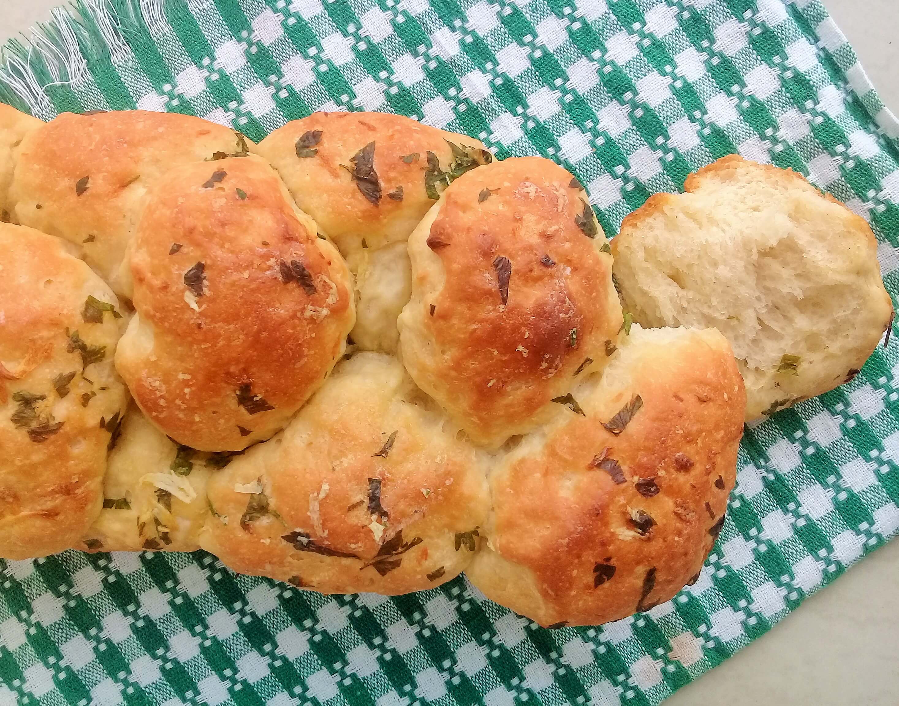 Pull apart garlic bread biscuits and ladles
