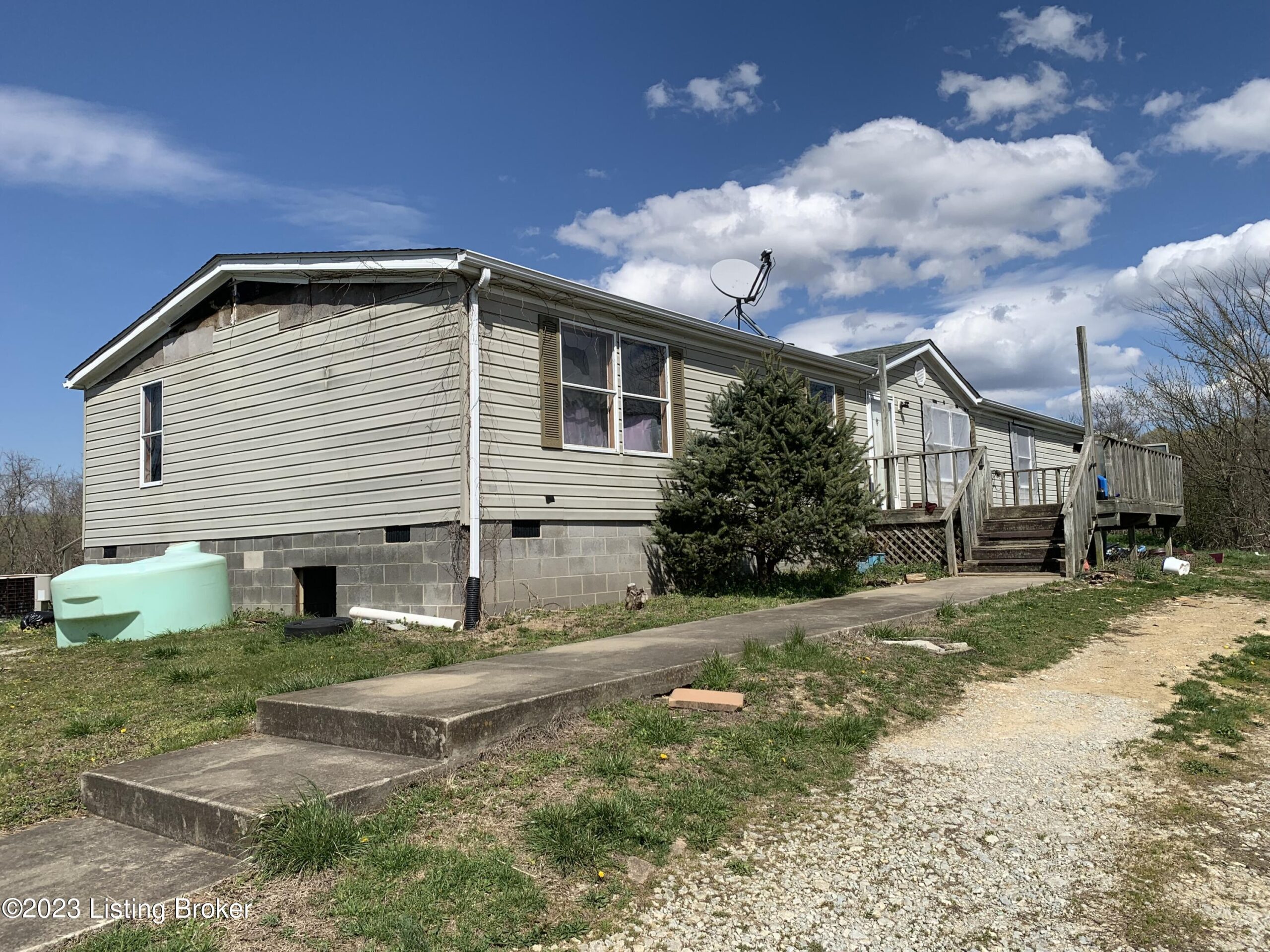 Properties Realty & Auctions LLC