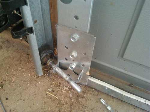 GARAGE DOOR ROLLER REPAIR