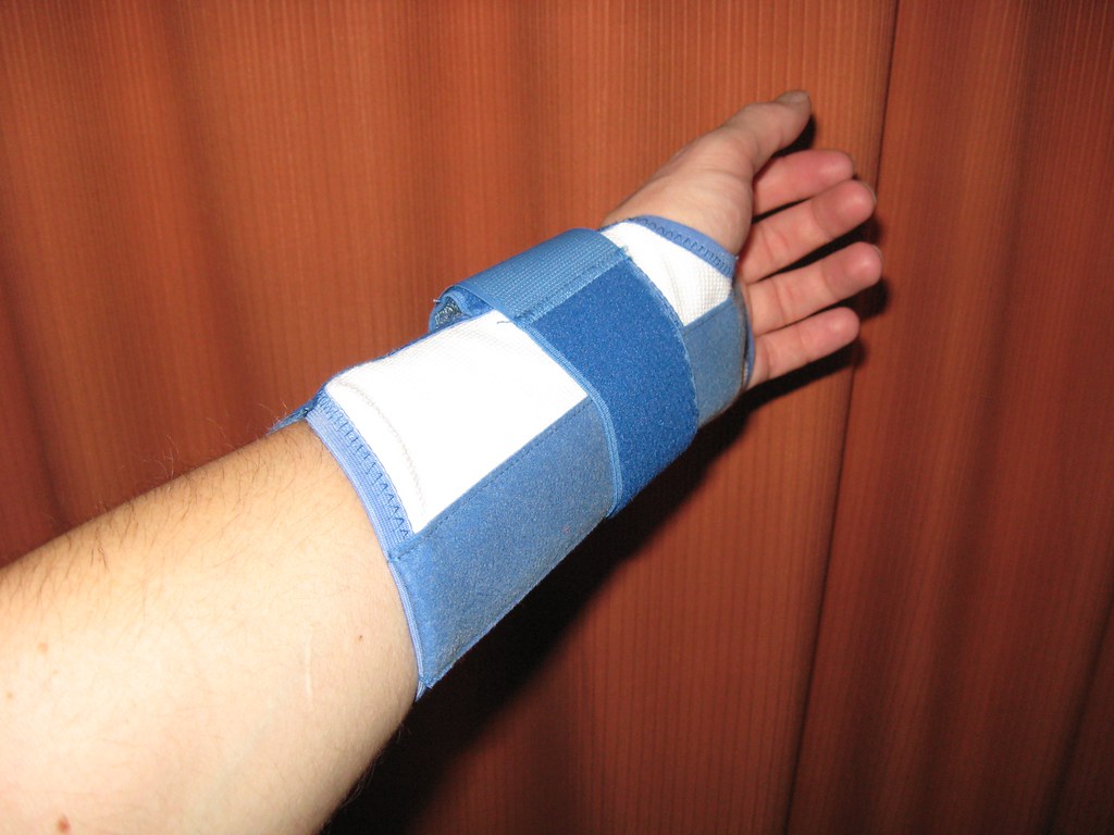 Brace For Tennis Elbow BEST TENNIS RACKETS 2011