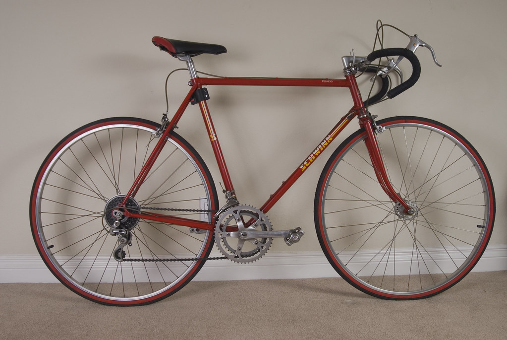SCHWINN TRAVELER ROAD BIKE