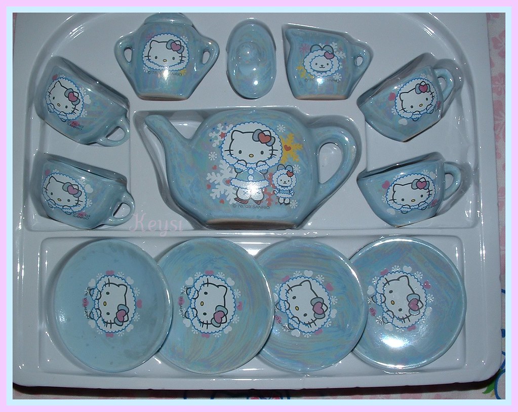 HELLO KITTY TEA SETS