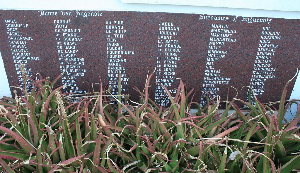 COMMON FRENCH SURNAMES FRENCH SURNAMES Common French Surnames