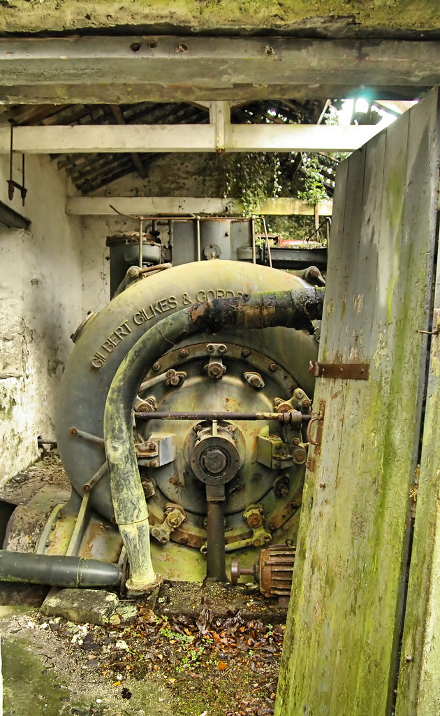 HOW TO MAKE A PELTON WHEEL