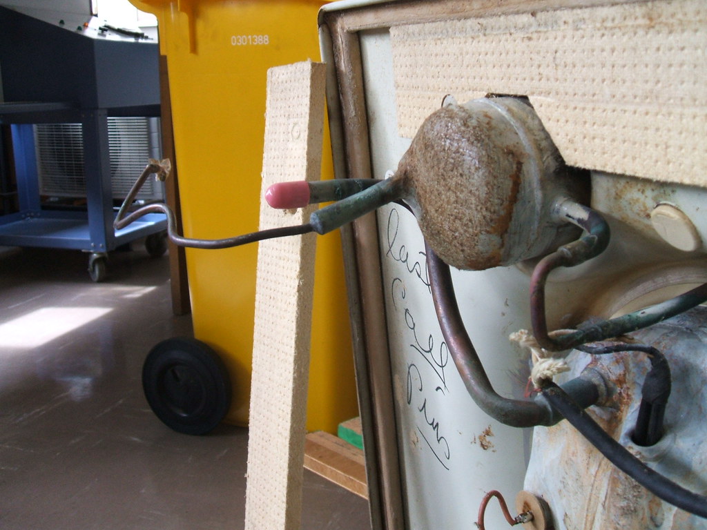 BRIGGS AND STRATTON VALVE SEAT