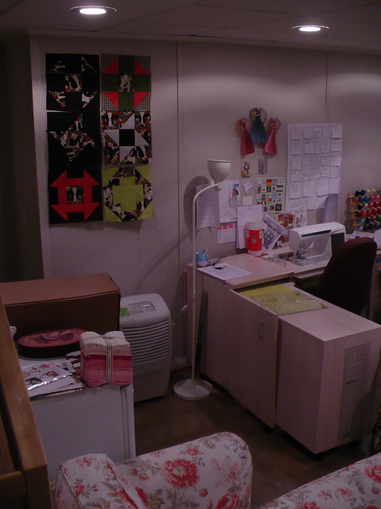 HUSQVARNA VIKING DESIGNER 1 SEWING MACHINE