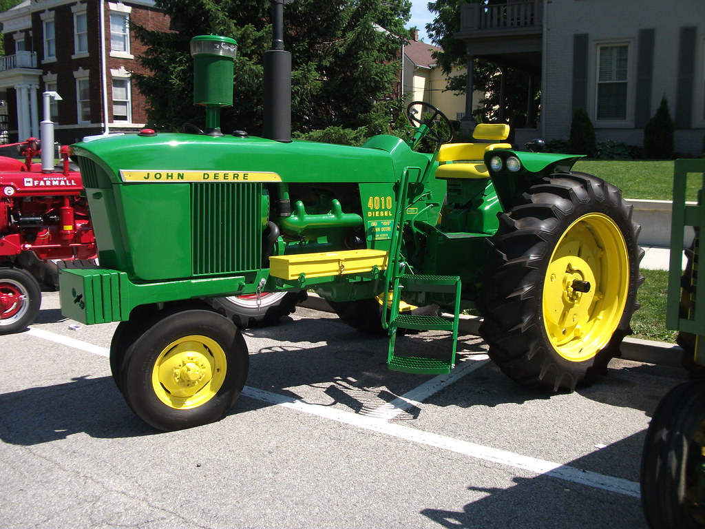 JOHN DEERE 4010