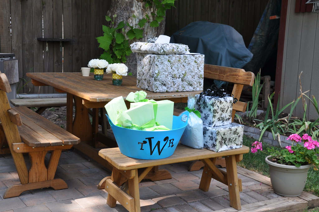 PLASTIC BEVERAGE TUB PLASTIC BEVERAGE TUB