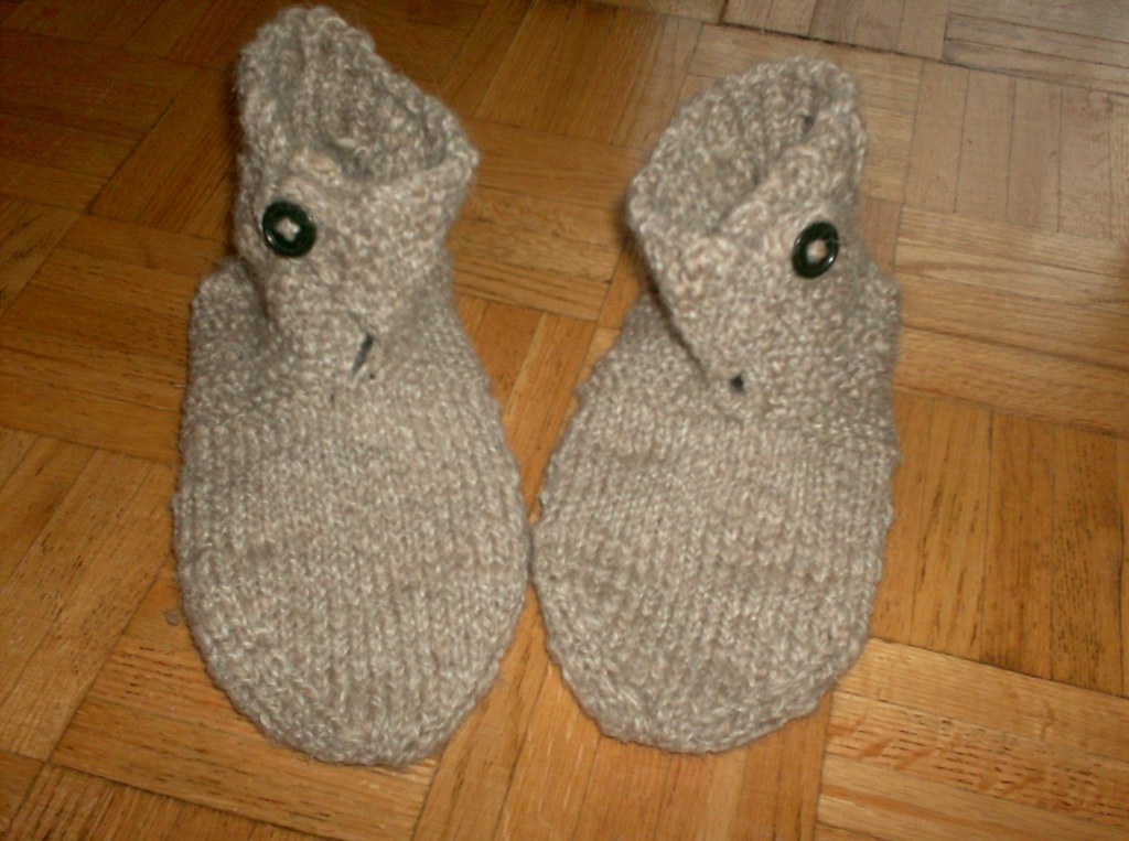 SLIPPERS FOR FLAT FEET