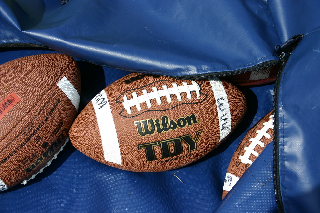 WVU FOOTBALL ROSTER FOOTBALL ROSTER