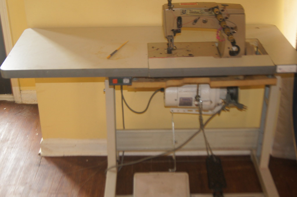 INDUSTRIAL SEWING MACHINE TABLES