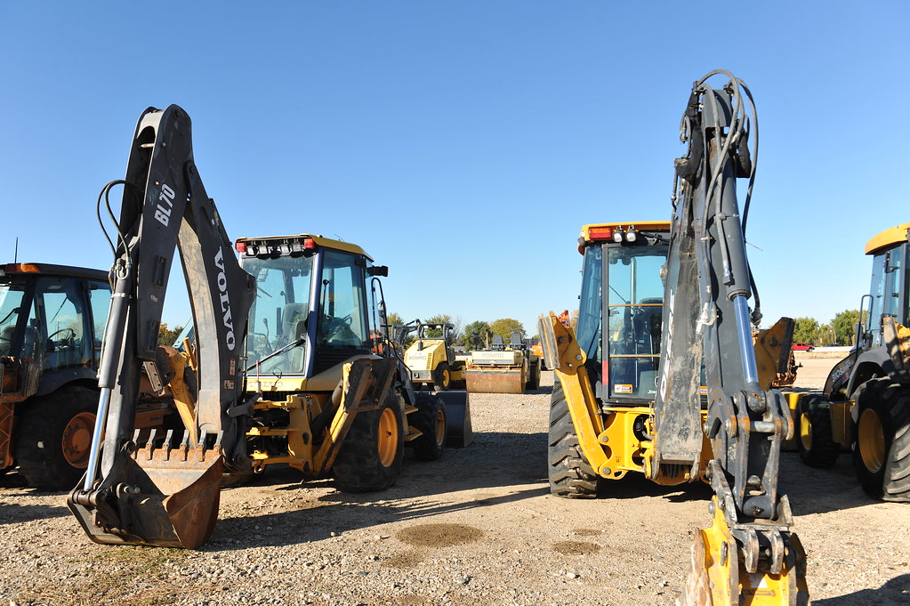 VOLVO EQUIPMENT DEALERS VOLVO EQUIPMENT DEALERS