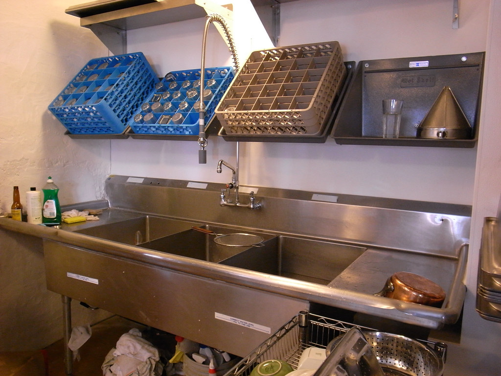 COMMERCIAL DISHWASHER CHEMICALS