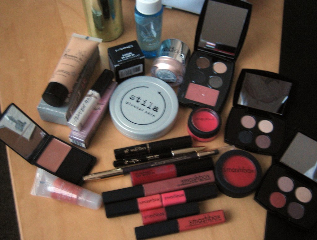 RED EARTH MAKEUP RED EARTH