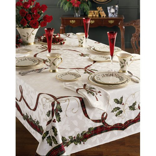 CHRISTMAS TABLECLOTHS AND NAPKINS