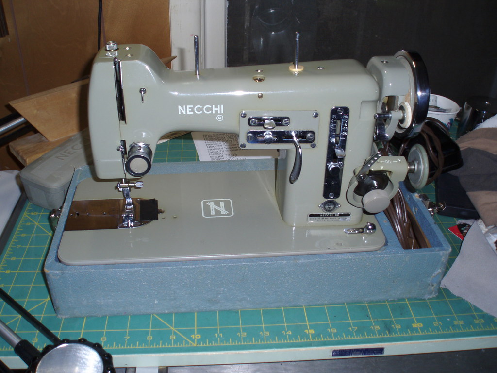 NECCHI SEWING MACHINE MANUAL. MACHINE MANUAL