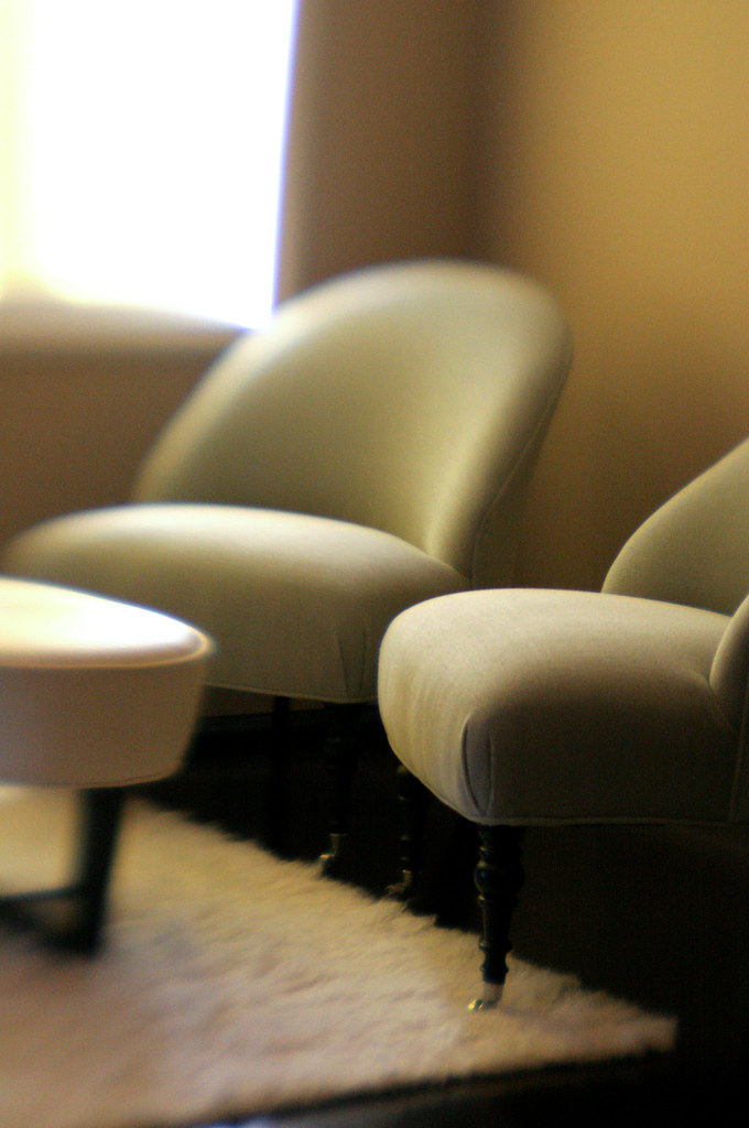 BEDROOM SITTING CHAIRS