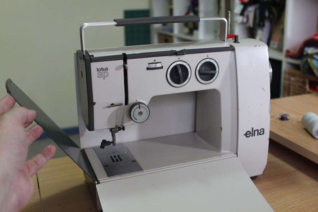 ELNA LOTUS SP SEWING MACHINE