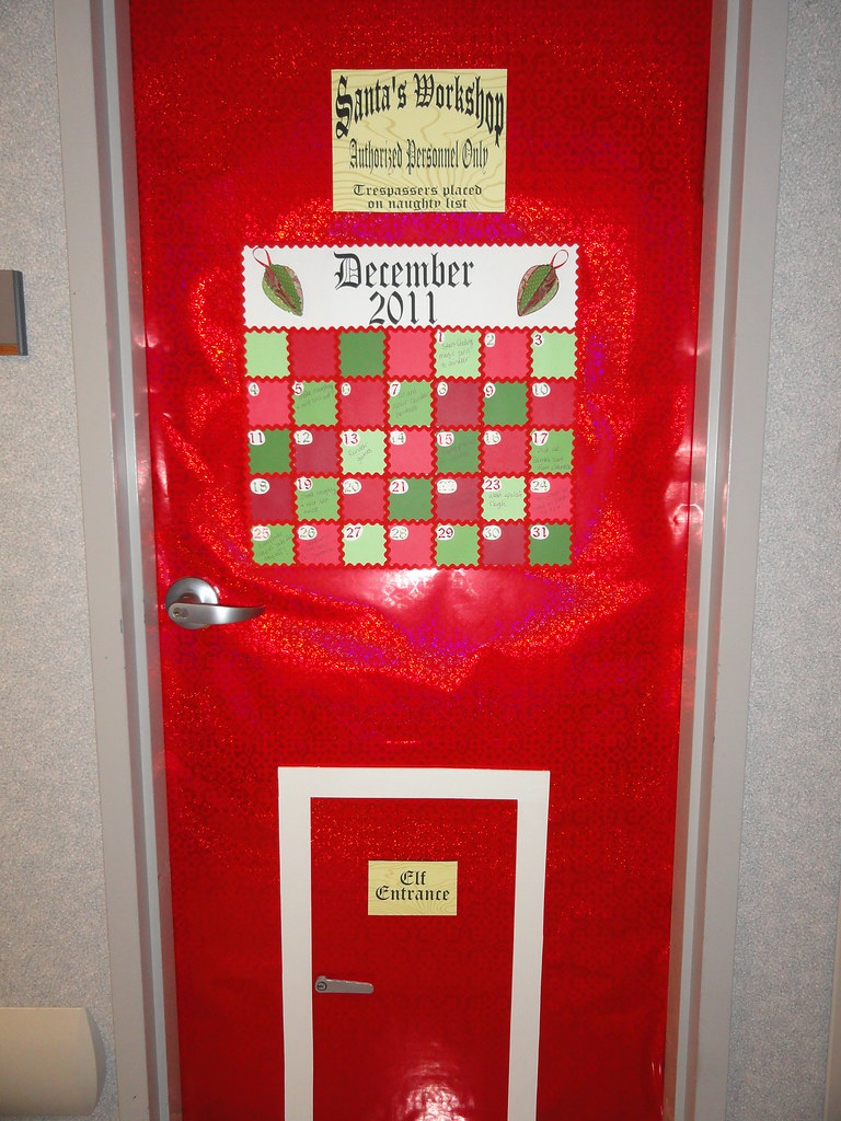 DECORATING OFFICE DOORS FOR CHRISTMAS DOORS FOR CHRISTMAS