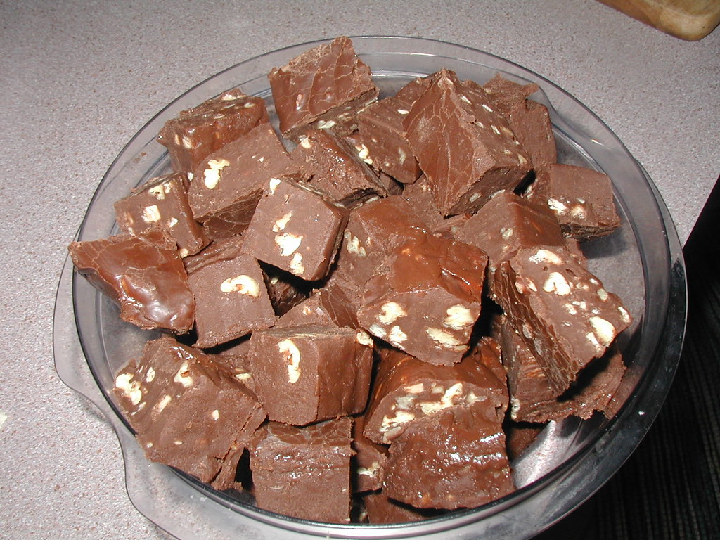 MICROWAVE FUDGE CONDENSED MILK. MICROWAVE FUDGE