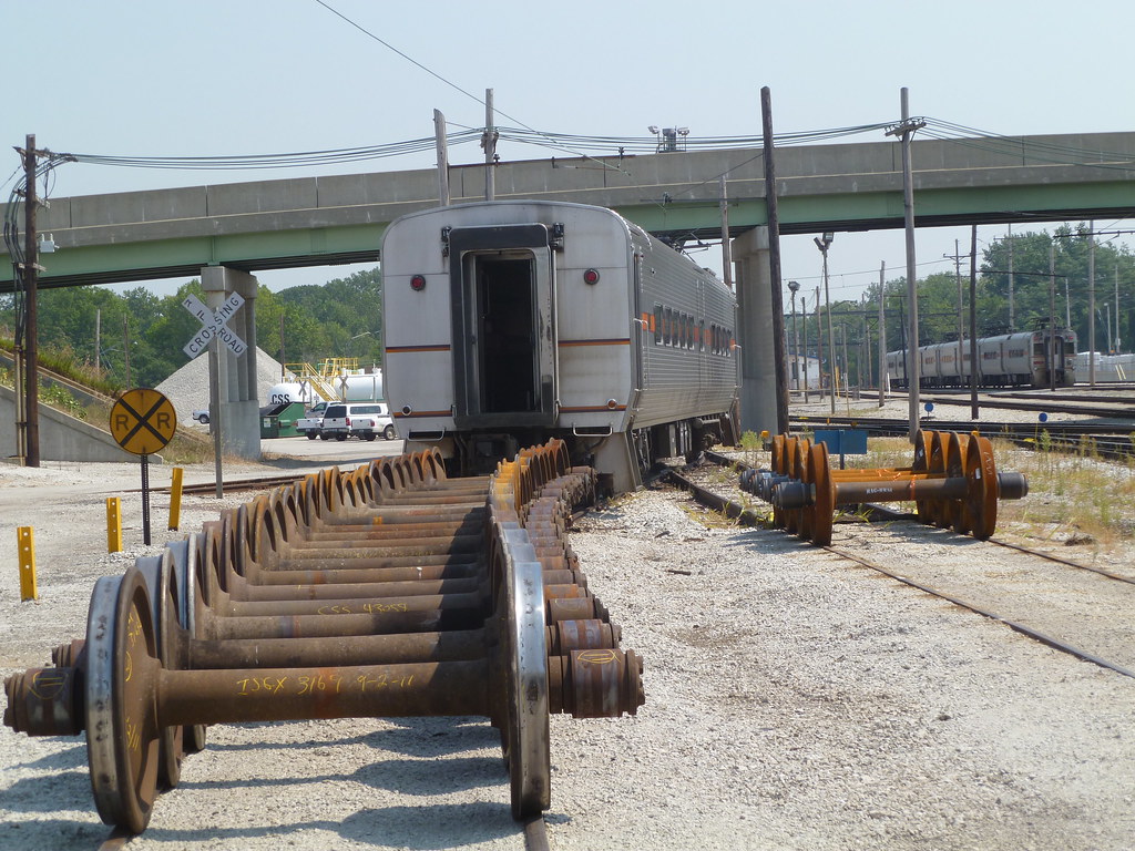 RAZOR MX350 TRAINING WHEELS