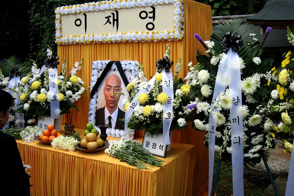 TRADITIONAL FUNERAL FLOWERS FUNERAL FLOWERS