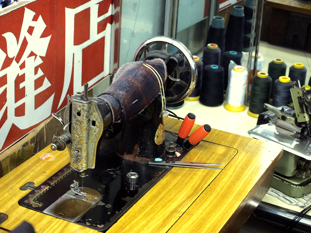 LONG ARM INDUSTRIAL SEWING MACHINE. LONG ARM INDUSTRIAL