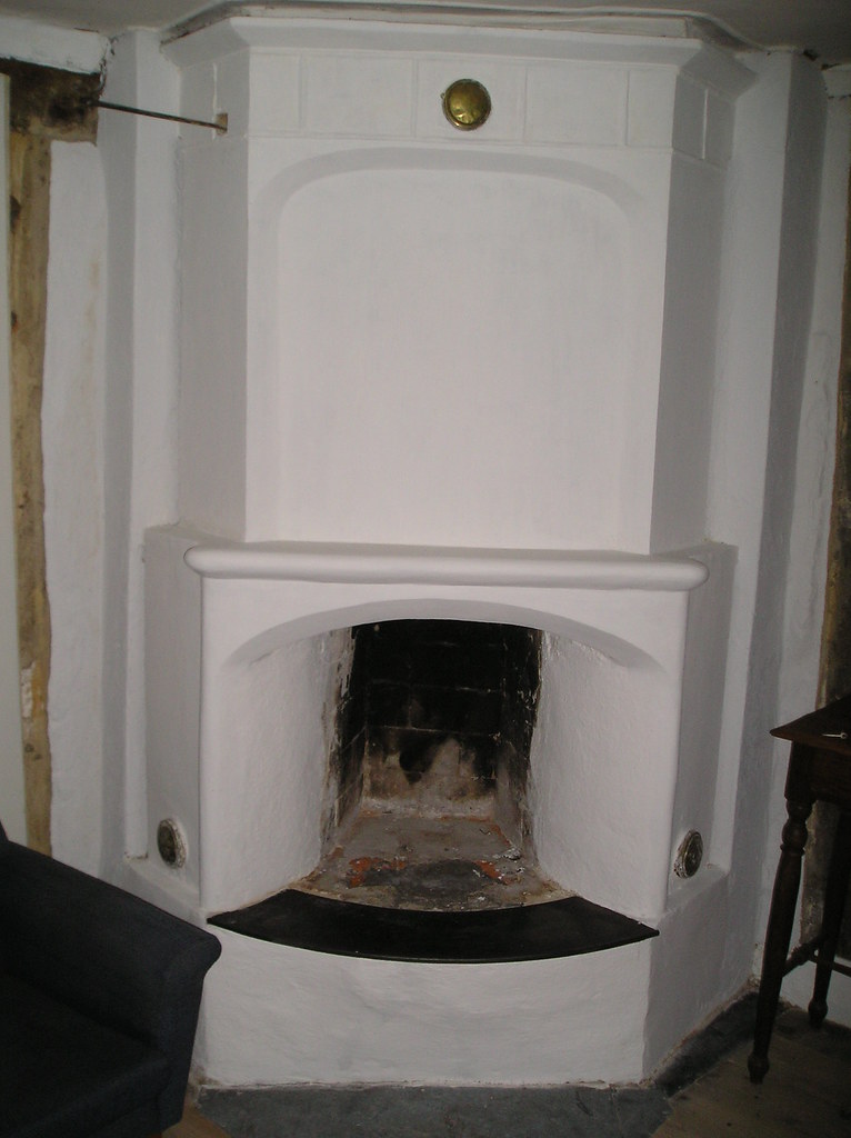 DECORATING UNUSED FIREPLACE