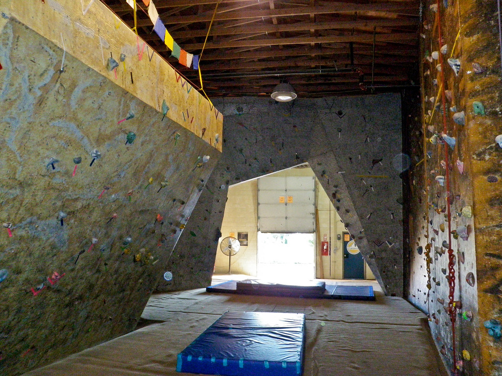 CLIMBING GYM FRANCHISE