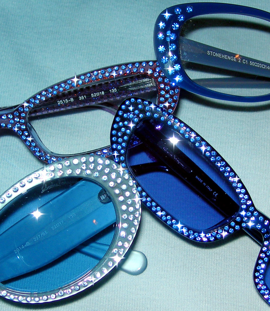 LUXOTTICA SUNGLASSES. LUXOTTICA