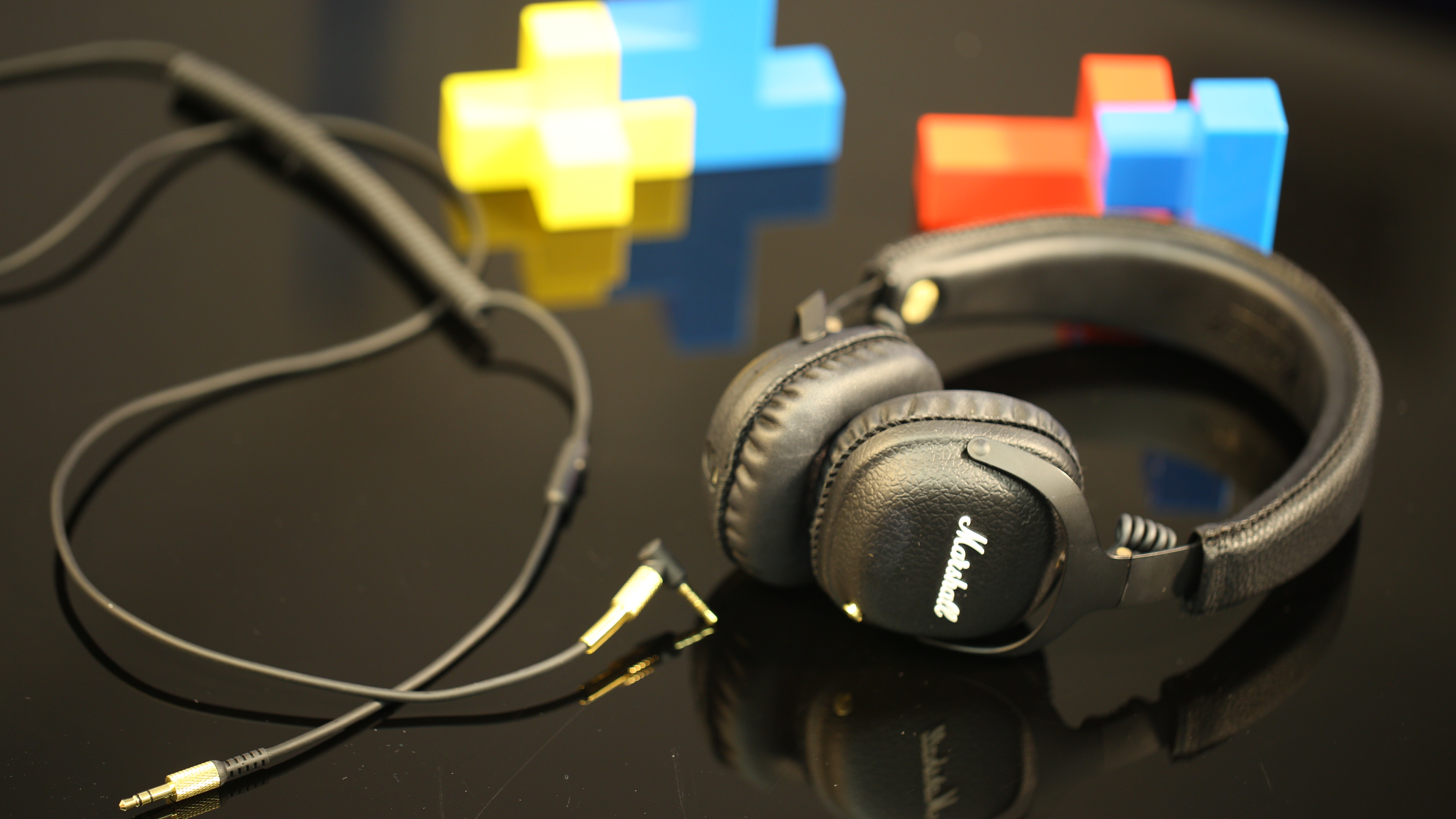 Marshall Mid Bluetooth headphones Gadget Junction V2