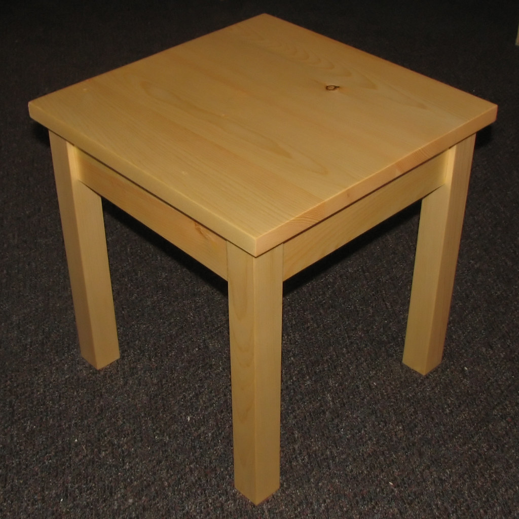 SMALL PINE TABLE. SMALL PINE 8 FOLDING TABLE