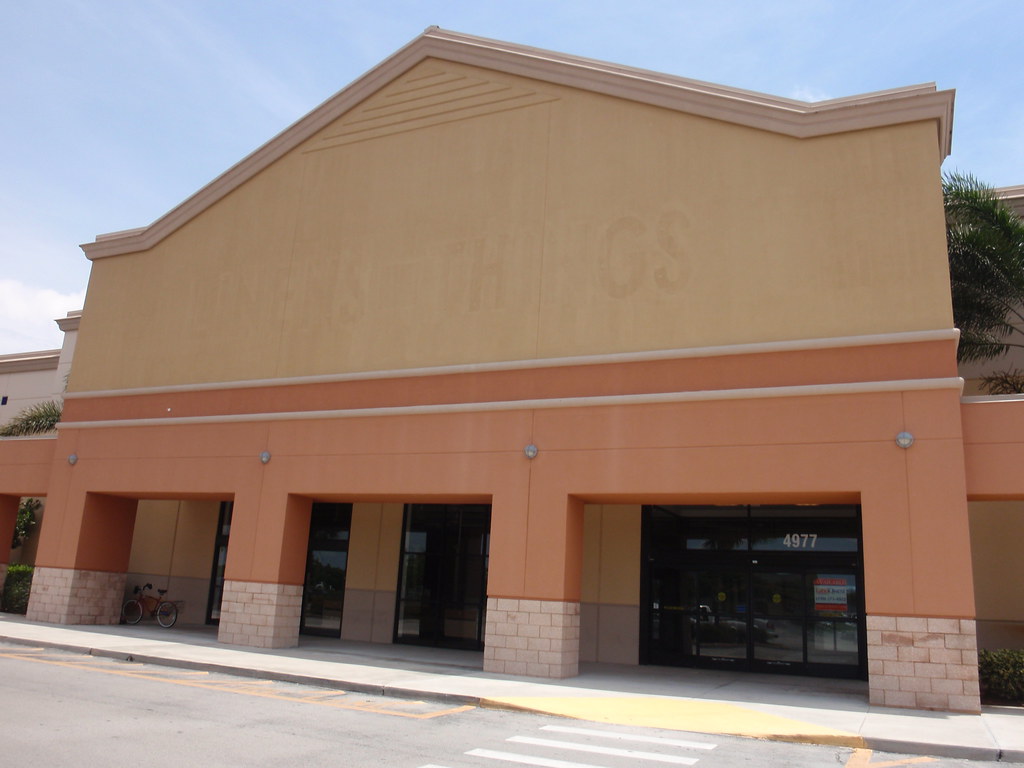 LINENS THINGS STORES. LINENS THINGS 60TH ANNIVERSARY NAPKINS