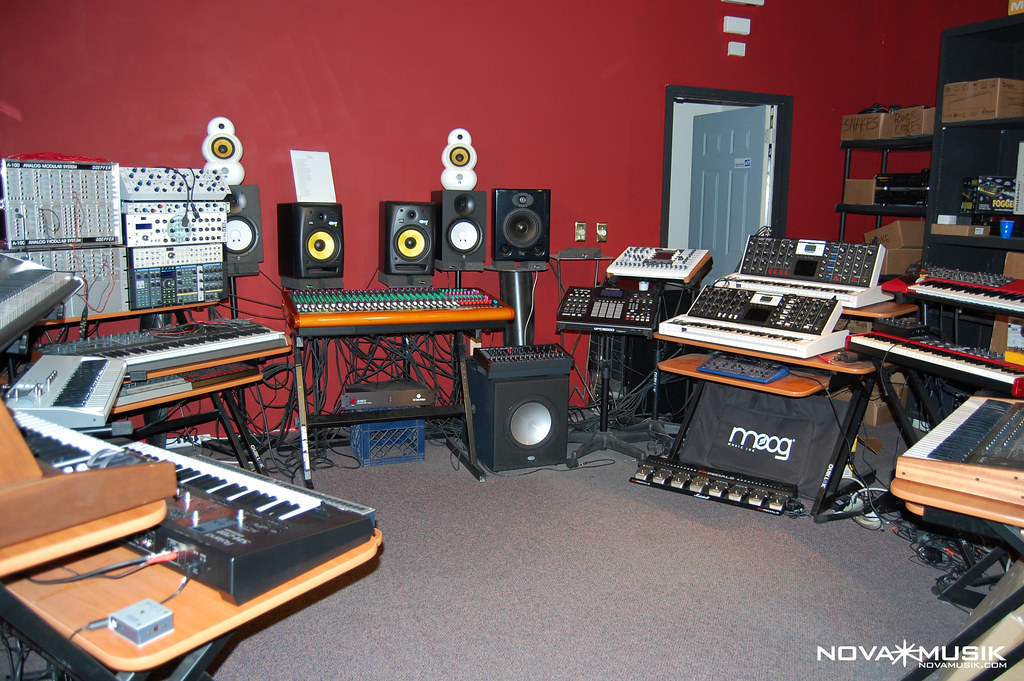 AUDIO STUDIO EQUIPMENT STUDIO EQUIPMENT AUDIO EQUIPMENT SHELVES