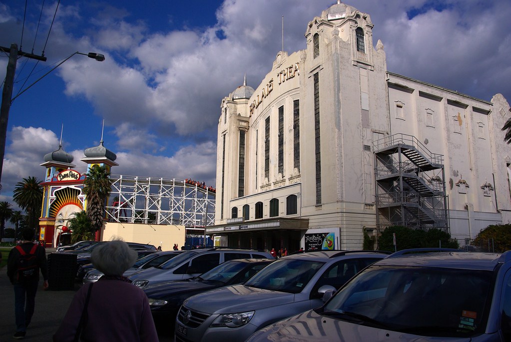 AMERICAN FURNITURE STORES