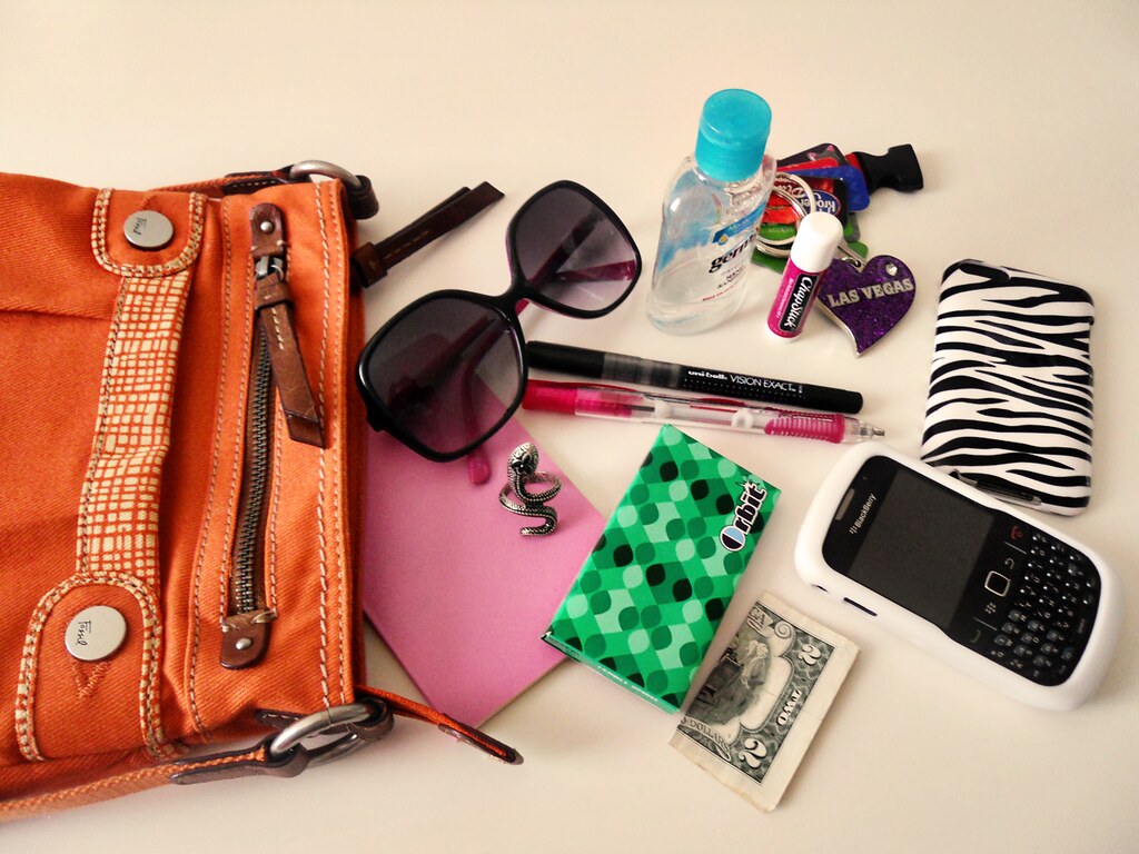 BLACK CROSSBODY PURSE