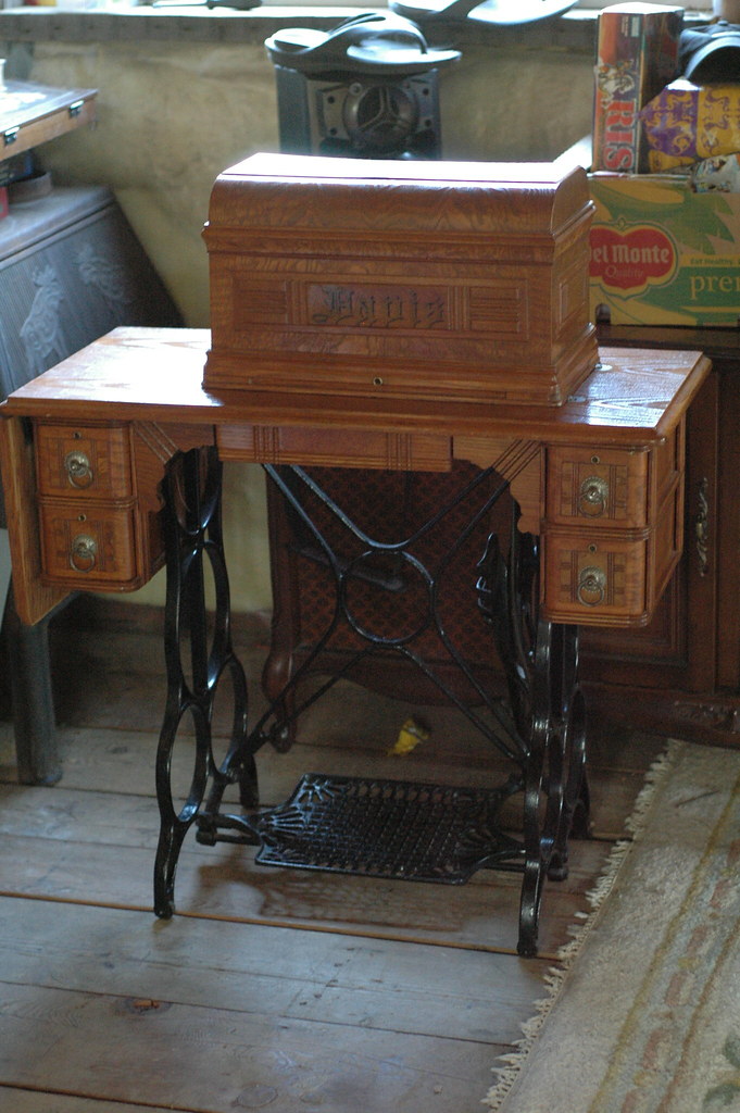 DAVIS VERTICAL FEED SEWING MACHINE. FEED SEWING MACHINE BEST FIRST