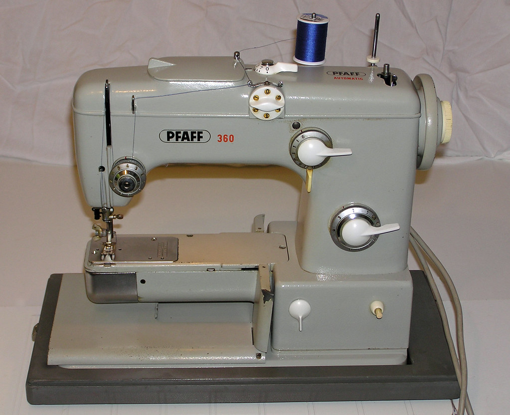 PFAFF 360 SEWING MACHINE. PFAFF 360 - BEST FIRST SEWING MACHINE