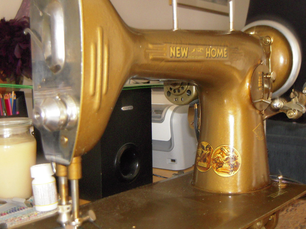 VINTAGE NEW HOME SEWING MACHINE VINTAGE NEW HOME BROTHER SEWING