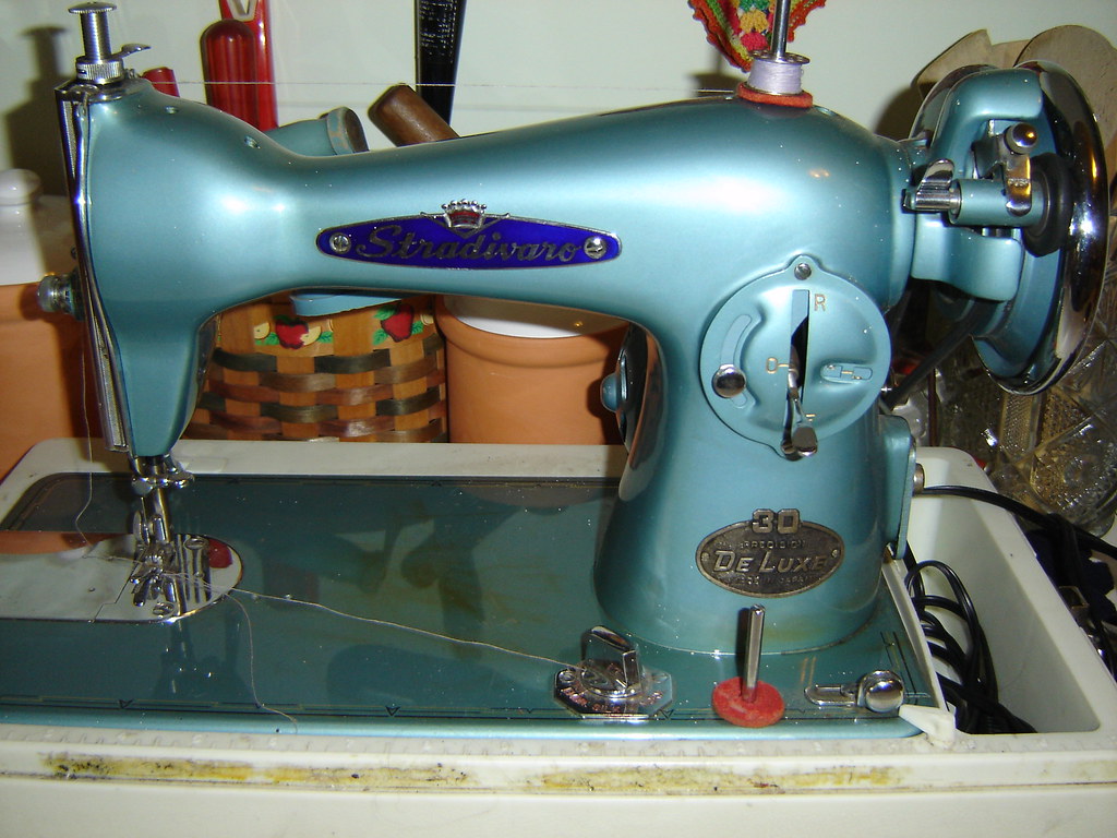 STRADIVARO SEWING MACHINE SEWING MACHINE AMERICAN MADE SEWING MACHINES
