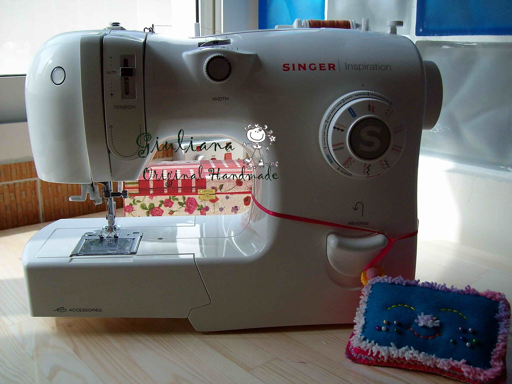 SINGER 4220 SEWING MACHINE SINGER 4220 AMERICAN MADE SEWING MACHINES