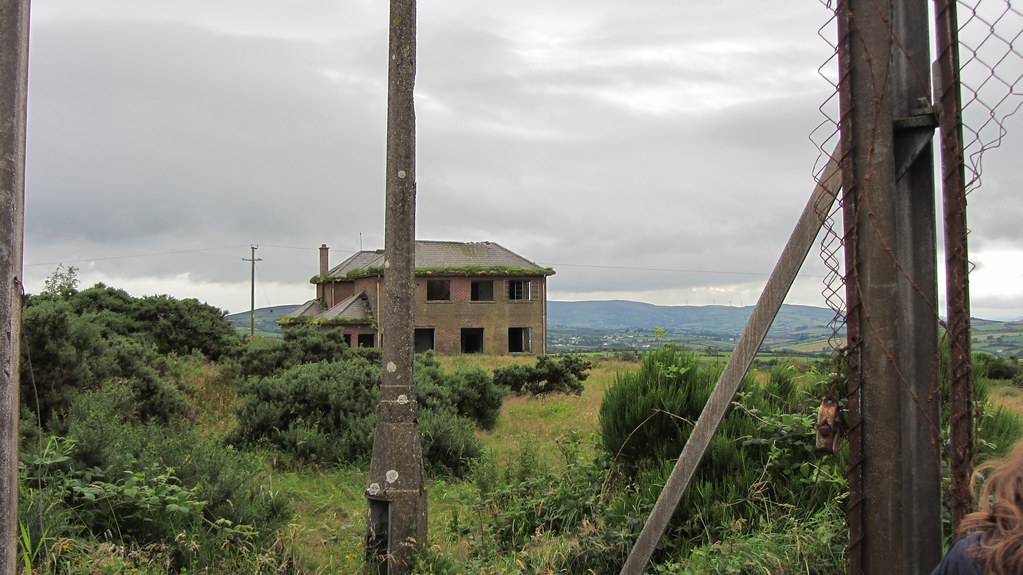 KLOVE RADIO STATION RADIO STATION JOB SITE RADIO