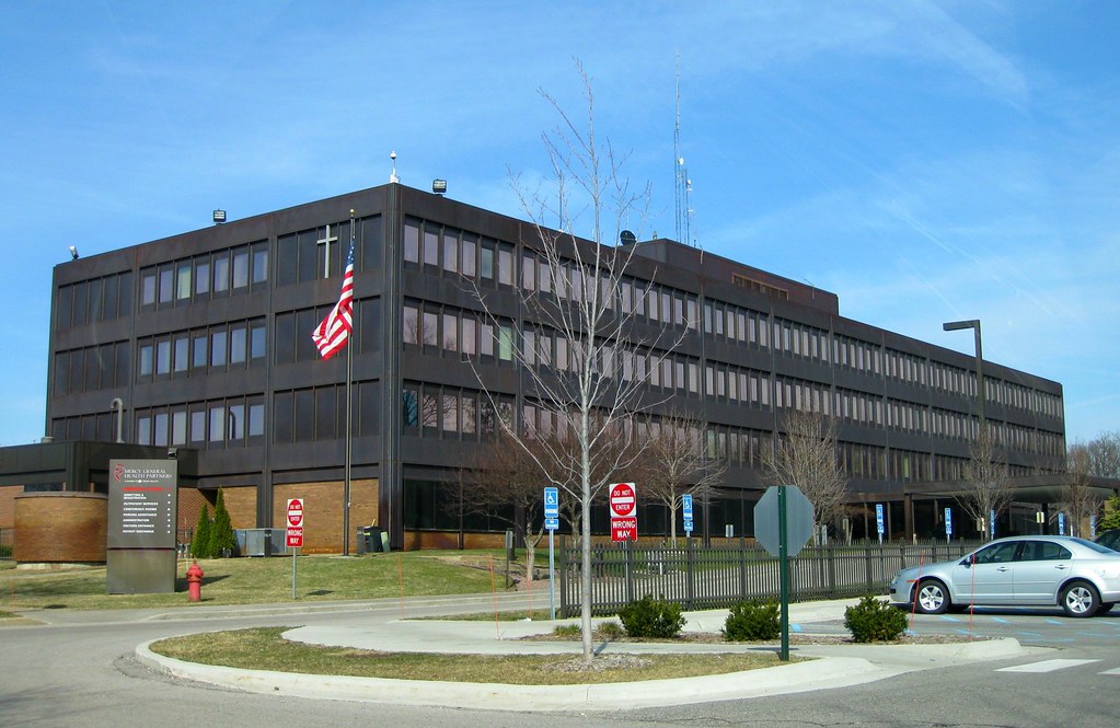 MERCY HOSPITAL MUSKEGON. HOSPITAL MUSKEGON Mercy Hospital Muskegon